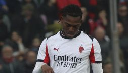 Milan, mal di pancia Leao: Rafa chiude Instagram dopo i nuovi fischi. È il segnale che avvicina l’addio?