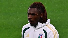 Fiorentina, Kean è sparito: dopo il flop con l’Italia è diventato un caso. Il Milan e Allegri divisi tra Moise e Sorloth