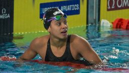 Assoluti, Sara Curtis è carica e prepara l'assalto al record dei 50 dorso. Quadarella sorprende nei 200 stile