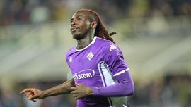 Fiorentina, Kean è un caso: il problema alla tibia e le conseguenze sul mercato