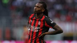 Milan, tempesta di fischi a San Siro, tifosi contro Allegri e Leao, nel mirino anche Furlani: “Vergognatevi”