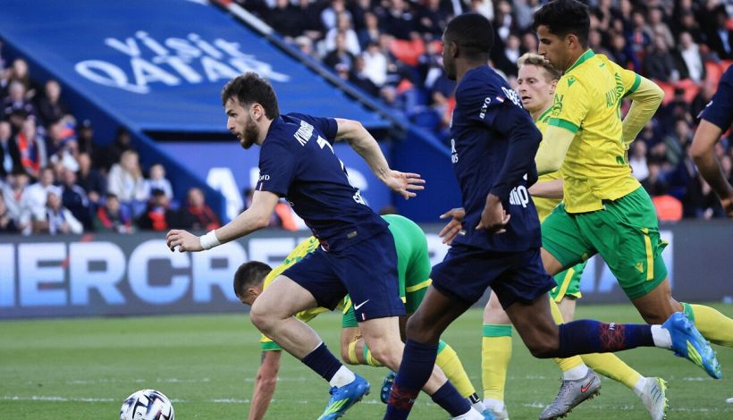 Psg, Kvaratskhelia alla Maradona salva Luis Enrique e rompe un tabù: "Credeva di essere in Champions"