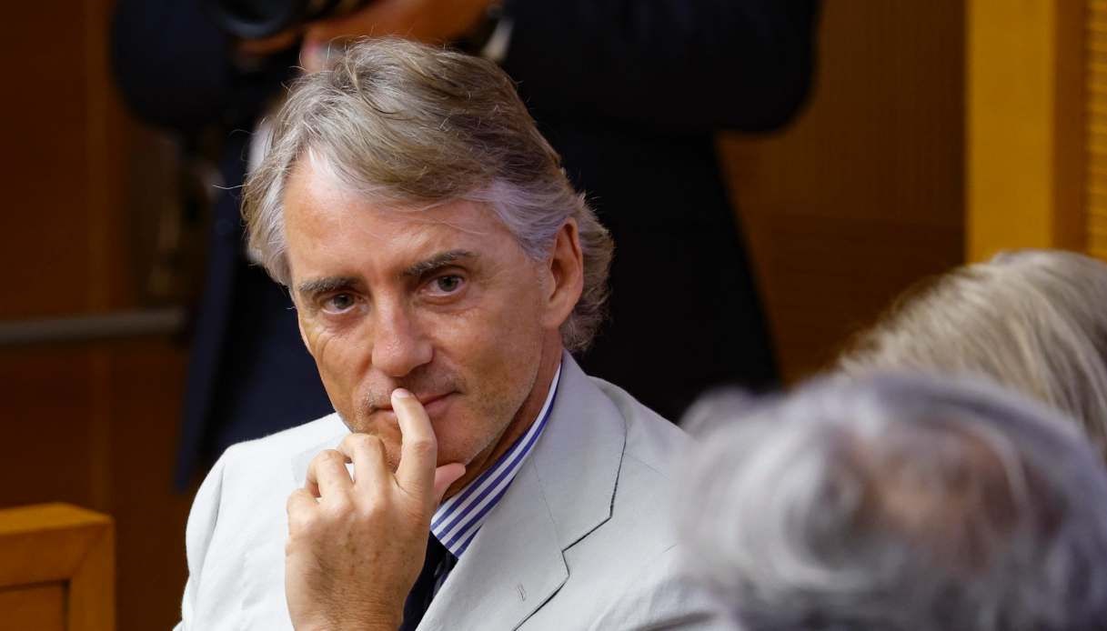 https://wips.plug.it/cips/sport.virgilio.it/cms/2026/04/roberto-mancini.jpg