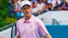 Sinner a Montecarlo, che fastidio Gravina e le frasi sui dilettanti: Alcaraz torna a farsi vedere con Raducanu