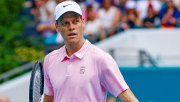 Sinner a Montecarlo, che fastidio Gravina e le frasi sui dilettanti: Alcaraz torna a farsi vedere con Raducanu