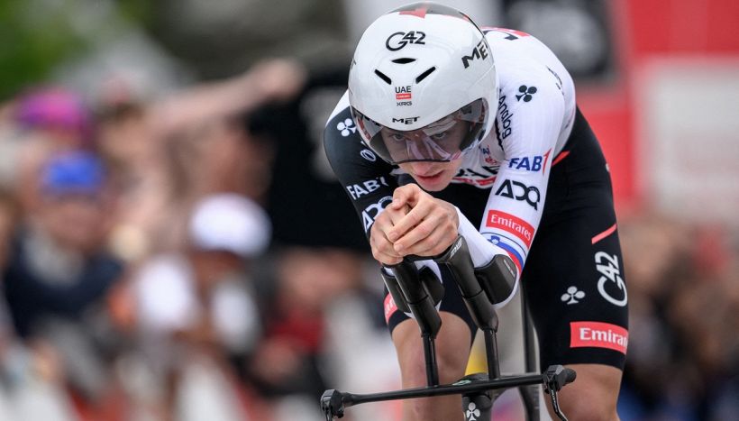 Giro di Romandia, il prologo va a Godon. Sorprendente flop di Pogacar, anche Tiberi perde terreno