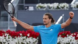 Madrid, Sinner ha ragione: Zverev-Mensik finisce a notte fonda, stadio deserto. Sascha: "Ho visto PSG-Bayern"