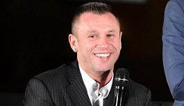 Cassano al brindisi finale dopo il flop di Allegri: "Può andare solo in Arabia". Poi vota Mancini