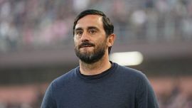 Palermo-Catanzaro finisce in rissa: Marcenaro accerchiato, petardi e malori, paura per i genitori di Aquilani
