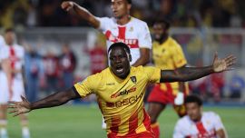 Il Lecce resta in A, Como in Champions: la Cremonese retrocede ma quanti errori di Maresca