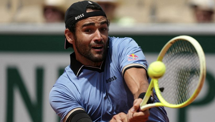 Berrettini eroico, vince al super tie-break e scoppia in lacrime: e Comesana rischia di farsela sotto