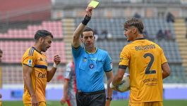 Fiorentina salva, la Cremonese batte il Pisa ridotto in 9 e spera: quanti casi da moviola