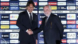 Napoli, De Laurentiis saluta Conte, il tecnico spiega i motivi dell'addio: Falliti, andate via da qui