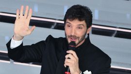 Stefano De Martino porta il Savoia ad Affari Tuoi: l’omaggio scatena i tifosi. Ed Emanuele Filiberto punta la B