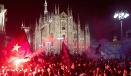 Scudetto Inter, la festa a sorpresa della squadra e la notte pazza di Milano