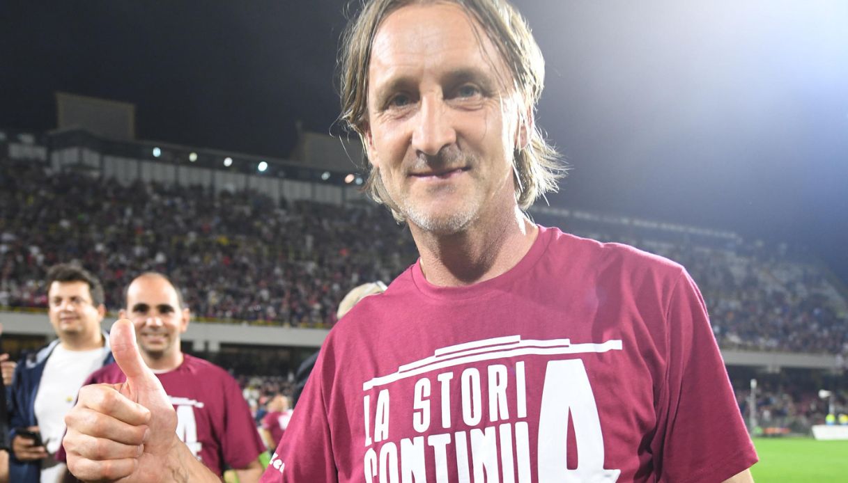 https://wips.plug.it/cips/sport.virgilio.it/cms/2026/05/fioretto-allenatore-fioretti-salvezza-promesse-nicola-caserta-pioli.jpg