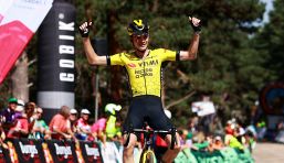 Giro d'Italia 2026, Tappa 19 Feltre-Alleghe: Kuss beffa Ciccone, che si consola con la maglia azzurra