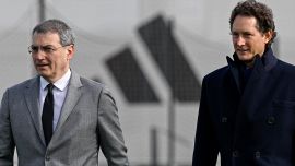 Juventus, tra Elkann e Comolli il grande freddo: il segnale in vista del vertice, le accuse dell'ex Calvo