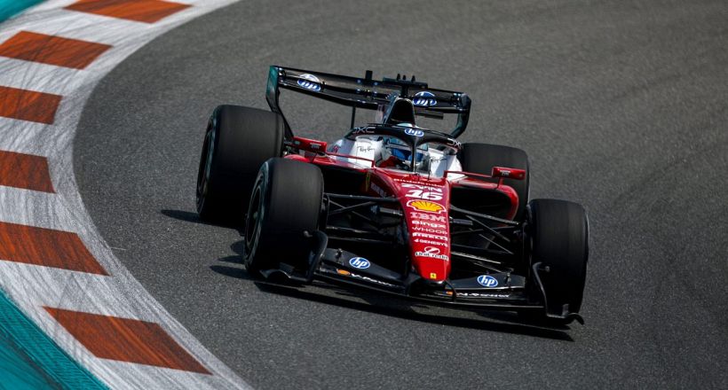 Miami, libere: Leclerc è un fulmine e il team radio svela il pit stop al bagno. Hamilton 4°, Antonelli 5°
