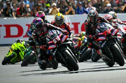 Sprint GP di Francia: Martin torna grande, Bagnaia e Bezzecchi a podio. Paura Marquez, che caduta