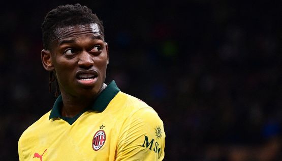 Sprofondo Milan, clima surreale a San Siro: Furlani contestato, curva vuota, tre squalifiche e fischi a Leao