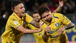 Serie B, Frosinone in Paradiso col Venezia. Sudtirol-Bari ai playout, incubo per Spezia, Pescara e Reggiana