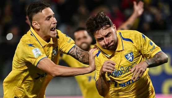 Serie B, Frosinone in Paradiso col Venezia. Sudtirol-Bari ai playout, incubo per Spezia, Pescara e Reggiana