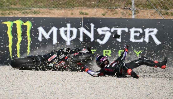 Martin che succede, Barcellona è un incubo: poker di cadute, "Ci sono cose che non capisco dell'Aprilia"