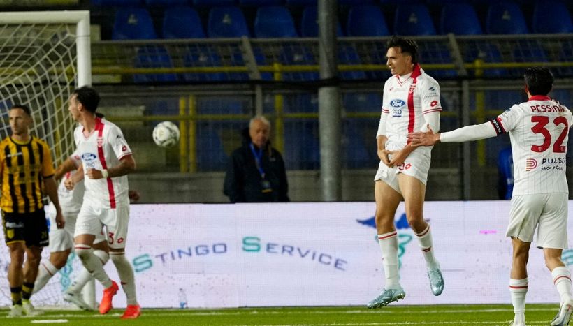 Juve Stabia-Monza, moviola: una macchia sul gol del 2-2, il gesto di Delli Carri, che polemiche
