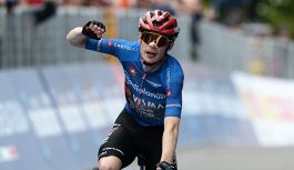 Giro d'Italia 2026, Tappa 9 Cervia - Corno alle Scale: Vingegaard spietato, stato di crisi per Pellizzari