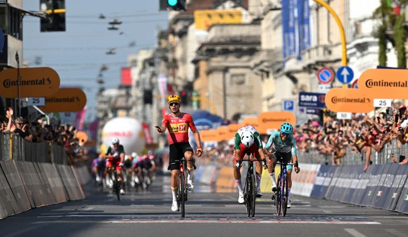 Giro d'Italia 2026, Tappa 15 Voghera-Milano: impresa dei fuggitivi, trionfa Lavik alla faccia dei velocisti. Milan beffato