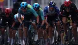 Giro d'Italia, Vingegaard e Pellizzari, primo contatto! L'uruguayano Villa fa la storia, ma le cadute sono il vero problema