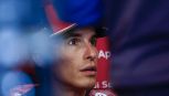 Le Mans, Bagnaia beffa Marquez: clamorosa eliminazione. Zarco profeta in Patria e l'Aprilia va a fuoco