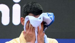 Djokovic, il “male oscuro” a Roma: cosa è successo e i dubbi su Parigi. Sinner, quanta pressione per il Roland Garros