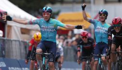Giro d'Italia 2026, Tappa 2 Burgas - Veliko Tarnovo: Silva fa la storia e si prende la maglia rosa. Vingegaard allo scoperto