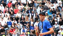 Sinner, l’allenamento vista quarti e il bel gesto per Ruud e Khachanov. Rublev: “Jannik si avvicina alla sconfitta”