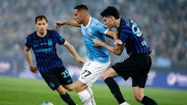 Inter-Lazio, Pedro colpito al volto: la 'vendetta' di Luis Enrique. Sarri minaccia sul derby: “Domenica non vado”