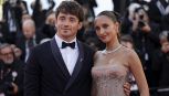 Charles e Alexandra Leclerc illuminano Cannes, dal rosso Ferrari al Red Carpet: prima uscita dopo l'attacco social