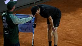 Sinner, il giallo sul malore contro Medvedev: stanchezza o crisi d’ansia. La rivelazione di Pennetta: “Ho riconosciuto i segnali”