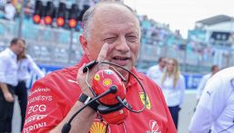 Vasseur alza la voce: "Gli altri devono partire dalla pitlane". La regola FIA ha stravolto i piani Ferrari