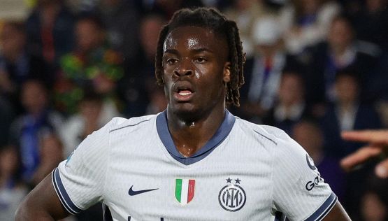 Inter, doppio schiaffo: Bisseck e Carlos Augusto non rinnovano, Dumfries e i “vecchi” in bilico. Chivu aspetta tre regali