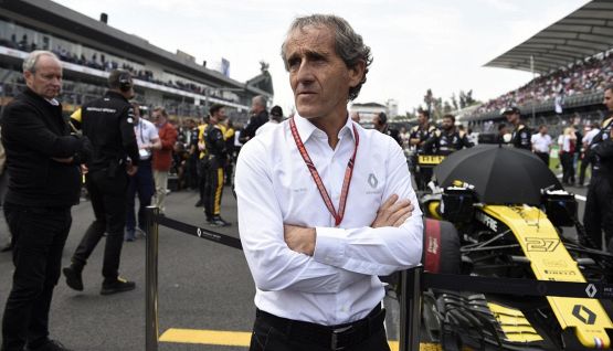 Paura per Alain Prost, irruzione dei ladri in casa: l'ex campione di F1 ferito, minacciato il figlio