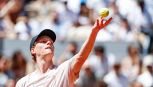 Roland Garros, Sinner “favorito dagli organizzatori”: il nuovo caso scoppia a Parigi. E c’è una nuova minaccia per Jannik