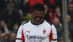 Milan, Leao tende la mano ai tifosi: like al suo post di Theo Hernandez e di una popstar, gelo da parte dei follower