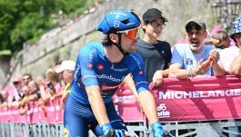 Giro d’Italia, Vingegaard e Kuss: la Visma avverte Pogacar. Doppia beffa per Ciccone, prima litiga poi sbaglia tutto