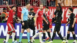 Bayern-Psg, moviola: Di Bello nella bufera, Var e arbitro nel mirino dei tedeschi