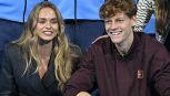 A Parigi un anno di Jannik Sinner e Laila Hasanovic, la sovrapposizione romantica al Roland Garros per staccare Alcaraz