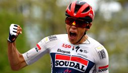 Giro d'Italia 2026 tappa 1 Nessebar-Burgas, vince Magnier ma mega caduta nella volata finale