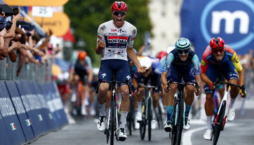 Giro d'Italia 2026 Tappa 18 Fai della Paganella-Pieve di Soligo, Magnier in volata beffa Milan. Vingegaard spietato
