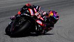 A Barcellona l'ennesima caduta anche nei test, Jorge Martin vola alla curva 7, trasferito in ospedale